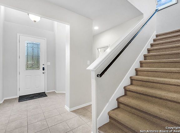 4th image of 10531 Avalon View