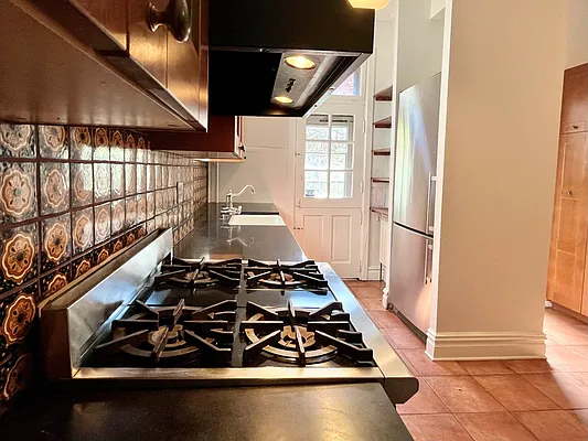 Rented by Brown Harris Stevens | media 72