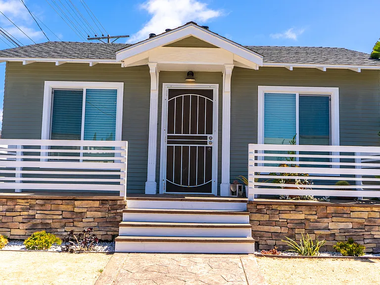 3217 Monroe Ave — Photo 3