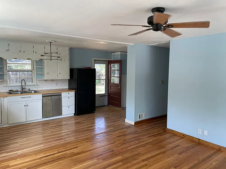 509 Hanna St — Photo 2