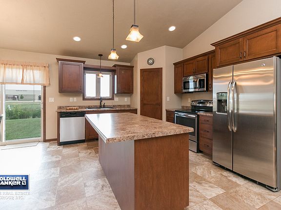 Kitchen Appliances Included!