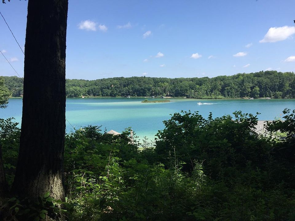 1st image of 371 Burgess Lake Rd