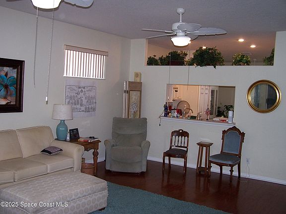 3rd image of 4077 Green Oak Dr