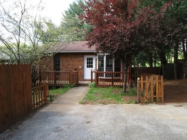 1724 Todd Dr, Johnson City, TN 37604