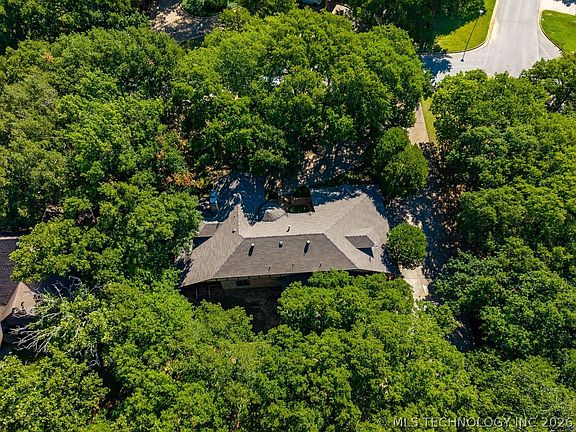 2nd image of 2717 Ridgeway St