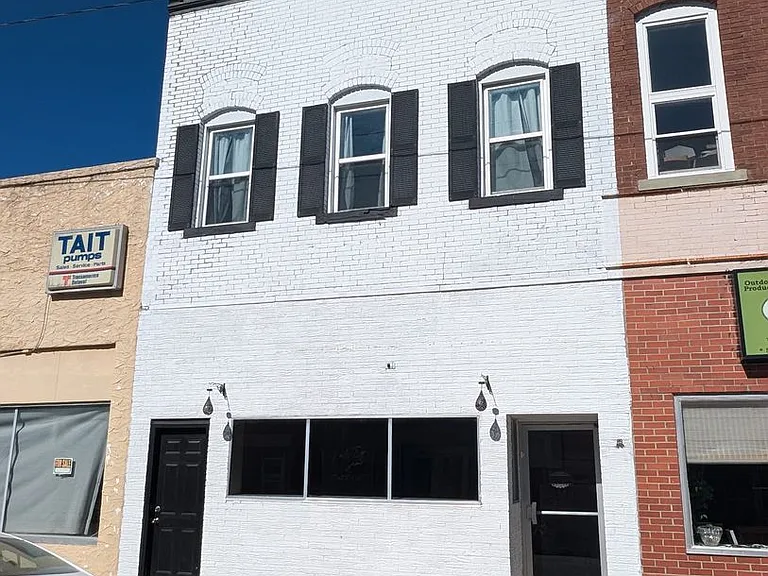 123 W Moniteau St — Photo 2