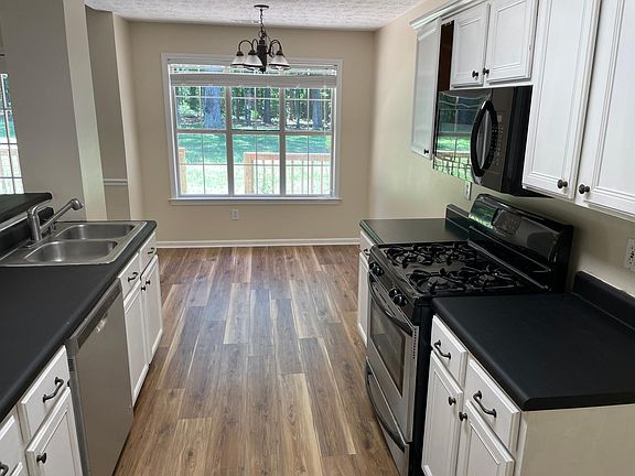 Kitchen and breakfast nook