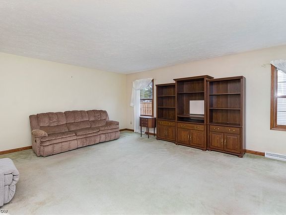 3rd image of 13301 Heatherwood Dr