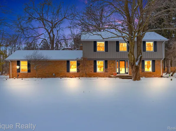 8378 Old Plank Rd, Grand Blanc, MI 48439