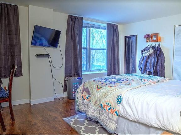 5th image of 5562 Pershing Ave