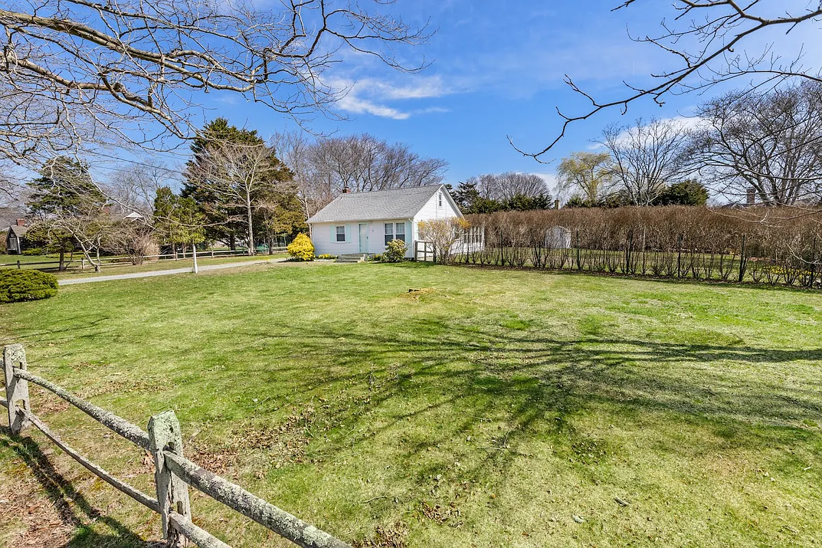 Building Photo - 91 Hedges Ln
