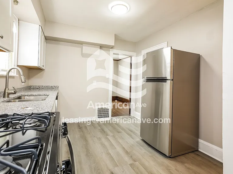 1884469_010_kitchen_12694003.jpg