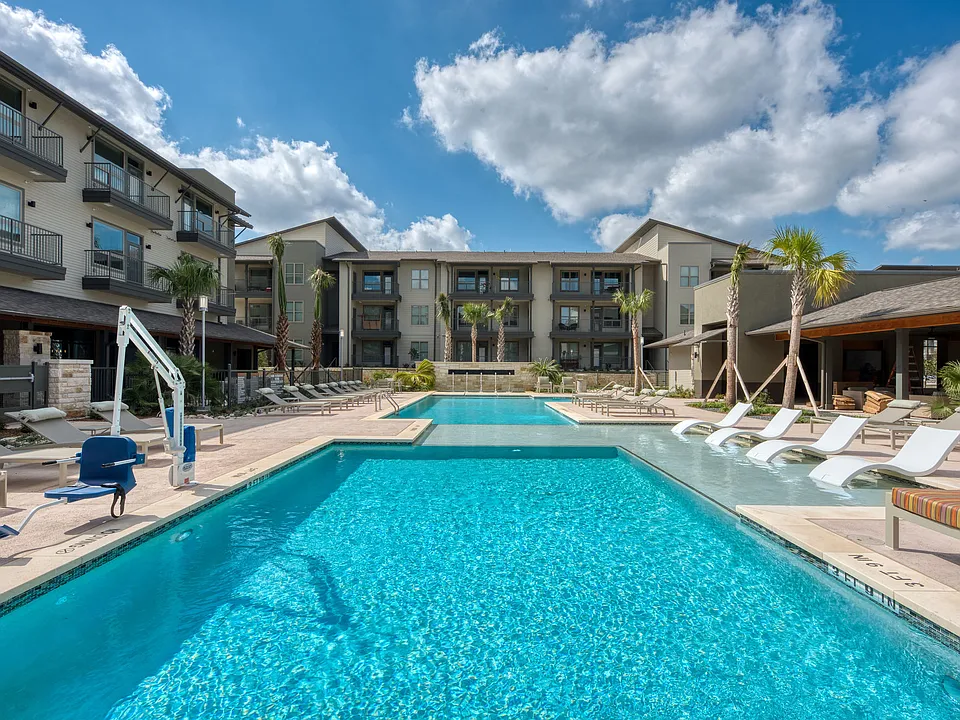 Citadel at Lookout apartments community photo