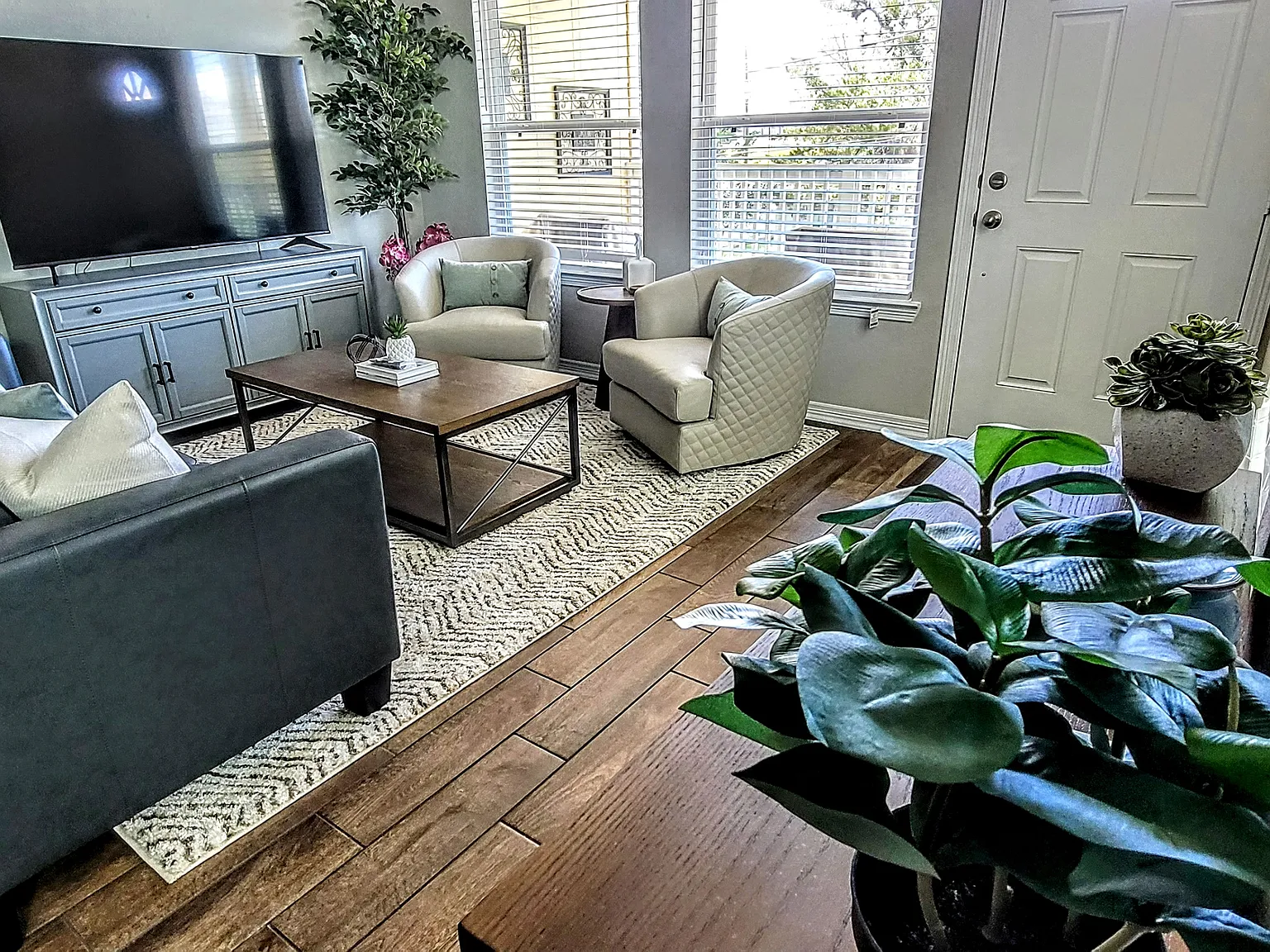 710 Lee Ave — Photo 2