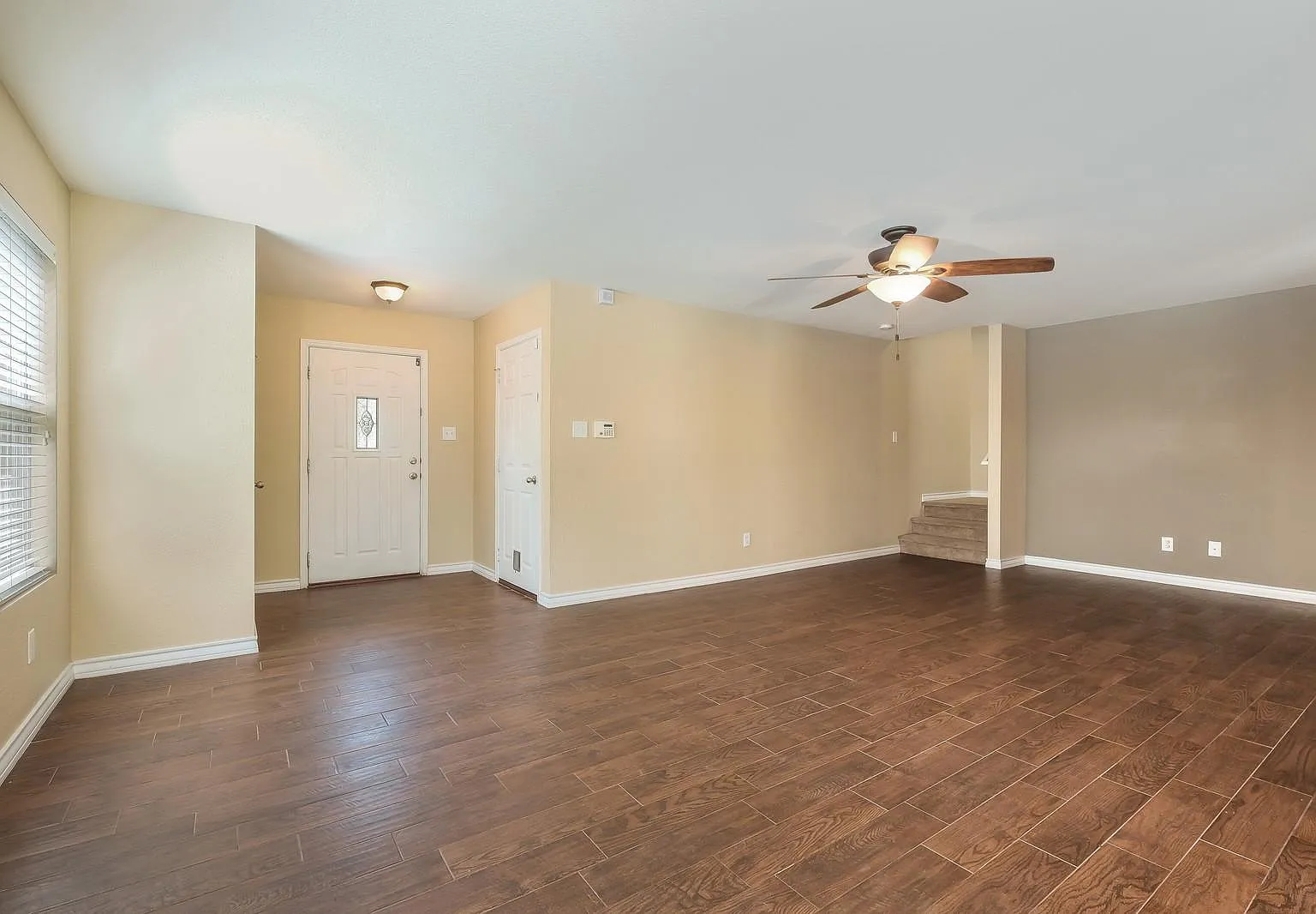 3 bed, 2.5 bath, 1856 sqft, $1,700 — Photo 3