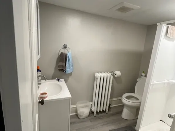 51 Loomis St #3, Burlington, VT 05401