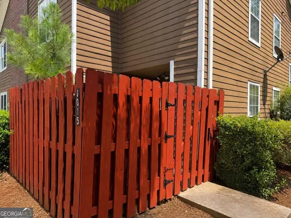 1015 Rock Creek Ln, Norcross, GA 30093