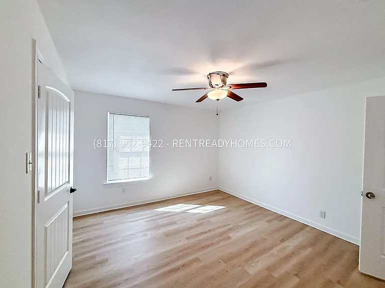 2117 Christine Ave — Photo 8