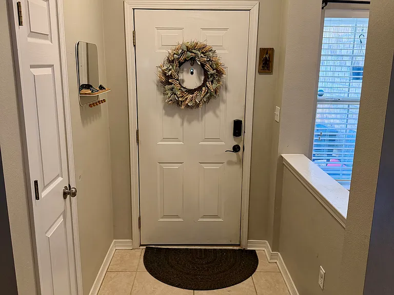 596 Batten Blvd — Photo 3