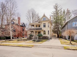 33 Roland St, Kitchener, ON N2G1K5