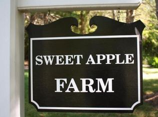 110 Pond St, Hopkinton, MA 01748