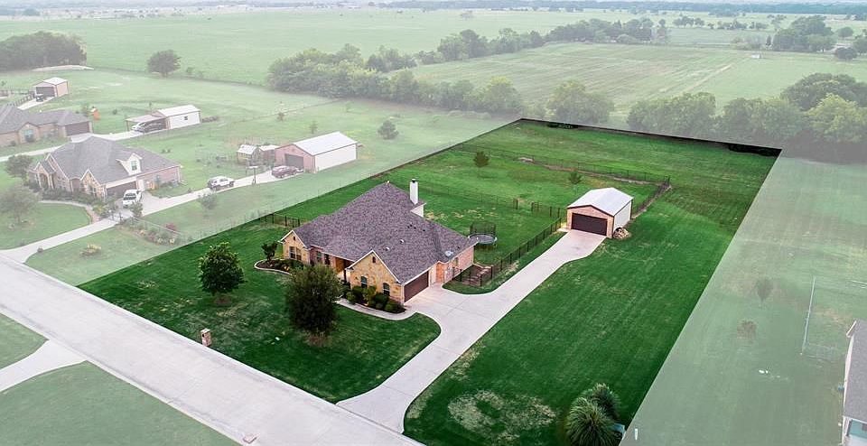 1st image of 2695 Laurel Oaks