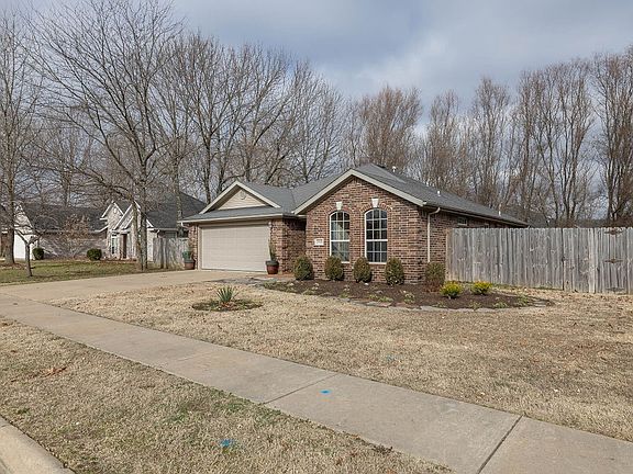 5th image of 3920 W Mahogany Dr