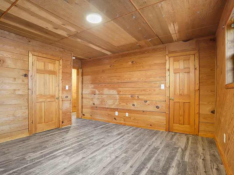 Maplewood Apartments — Photo 16
