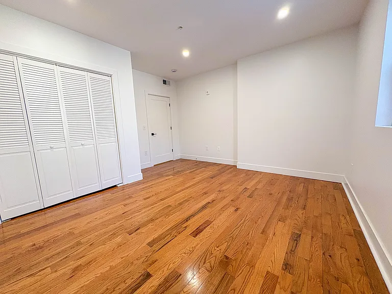 511 Broadway #203 — Photo 6