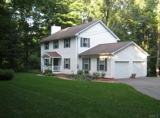 13 Weekeepeemee Rd, Bethlehem, CT 06751