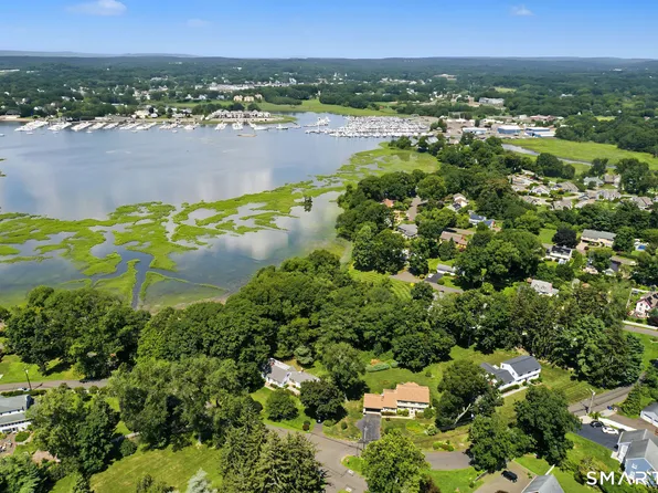 31 Pawson Road, Branford, CT 06405