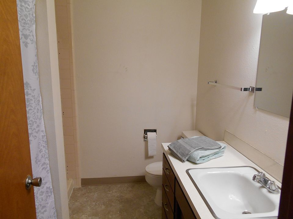1st image of 7920 Washington Blvd SW APT 6