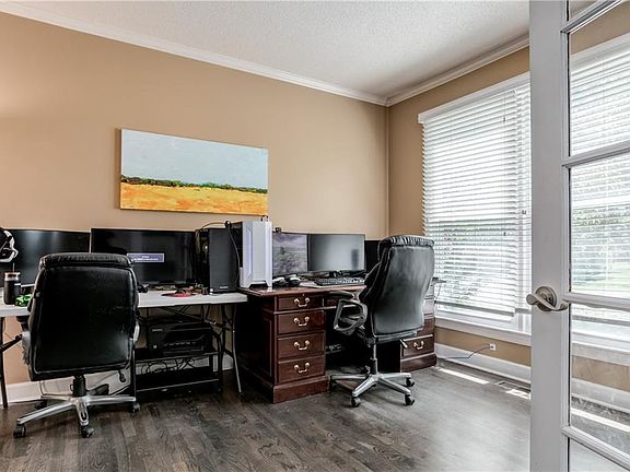 5th image of 9154 W 131st St