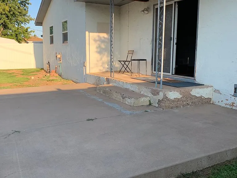 805 W Christopher Dr — Photo 47