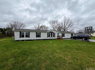 3498 Mackin Rd, Flint, MI 48504
