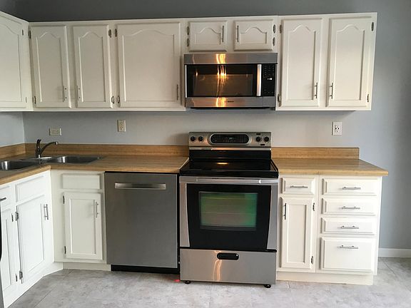 5th image of 132 Carmel Woods Dr Unit 132