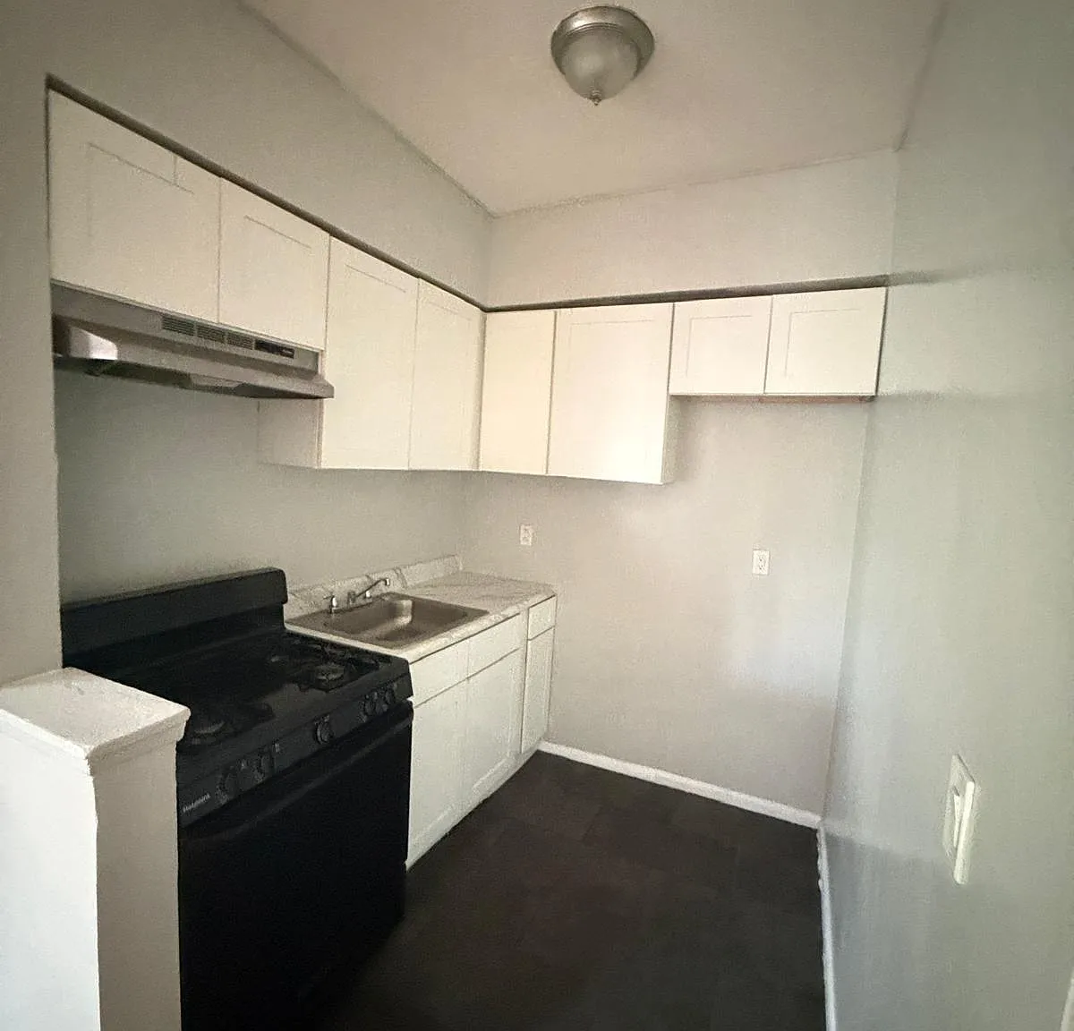 1 bed, 950 sqft, $1,550 — Photo 1
