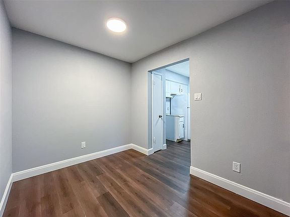 3rd image of 5625 Antoine Dr #403