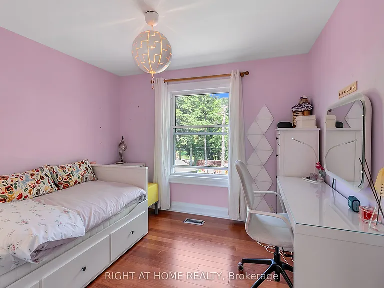 35 Brightbay Cres — Photo 29