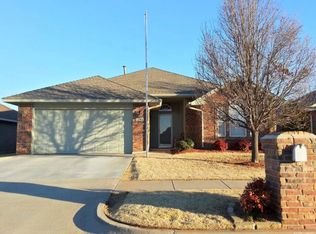 2705 SE 97th St, Moore, OK 73160