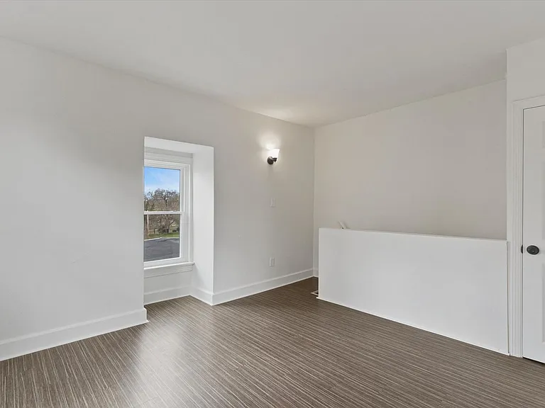 1020 N George St — Photo 21