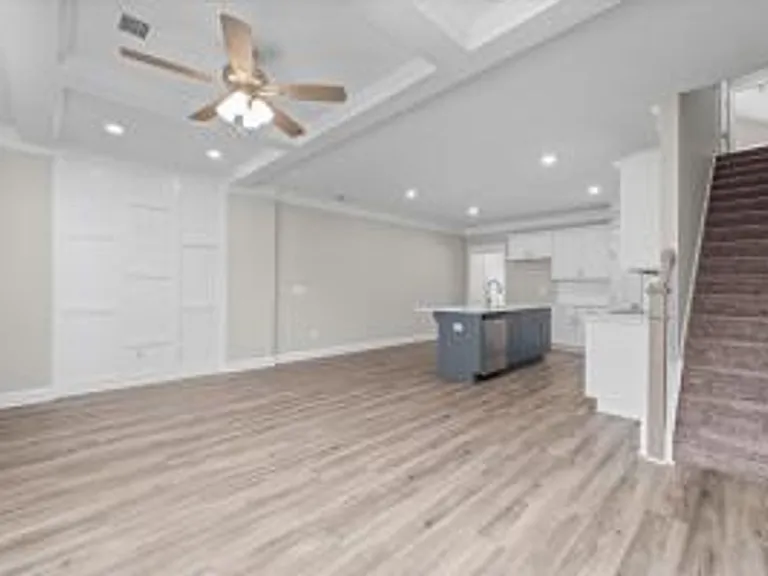 1005 Linsmore Ave — Photo 11
