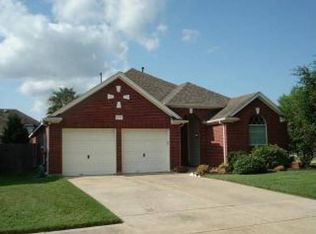 9013 Sunny Brook Ln, Pearland, TX 77584