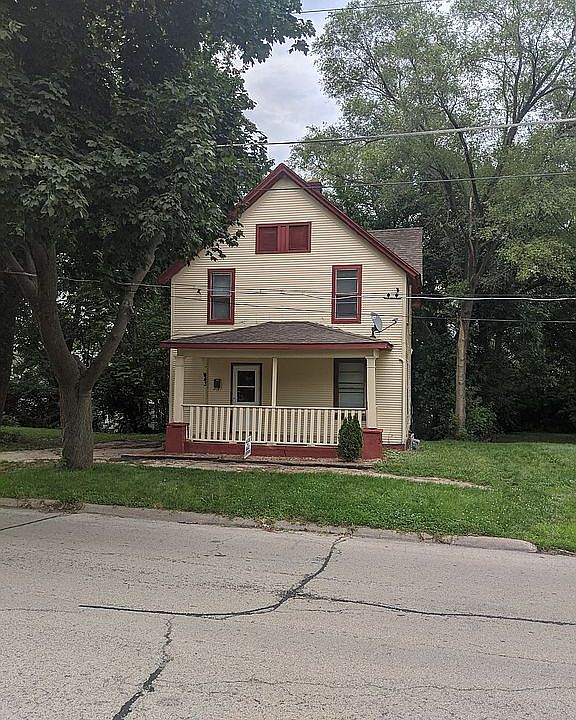 1st image of 443 Underwood St