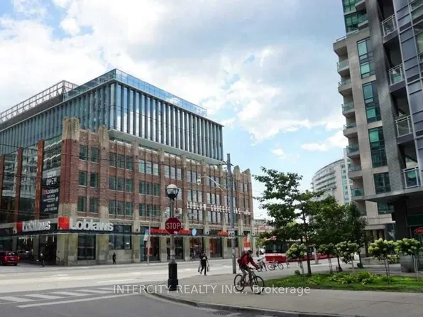 15 Bruyeres Mews #604, Toronto, ON M5V 0A7