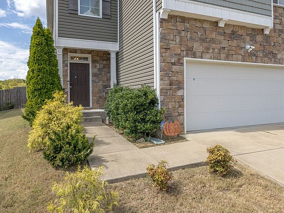 4th image of 717 Prominence Rd