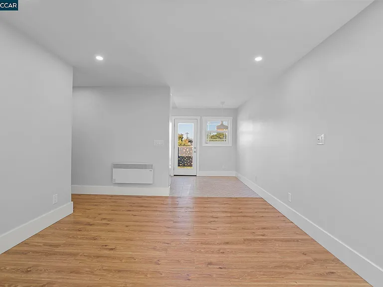 1325 Hopkins St — Photo 15