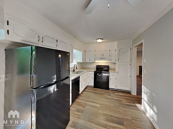 5th image of 1438 Cabin Hill Rd