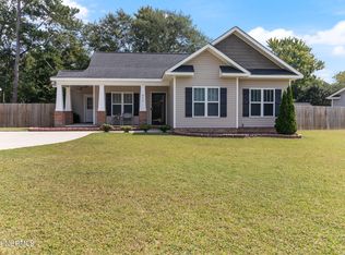 806 W Country Club Dr, Tarboro, NC 27886