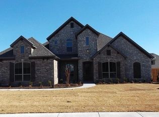 6103 S 28th St, Rogers, AR 72758